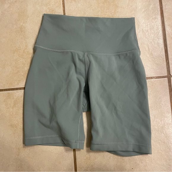 Lululemon Wunder Train Contour Fit High Rise Shorts 8” 6 - Picture 6 of 11